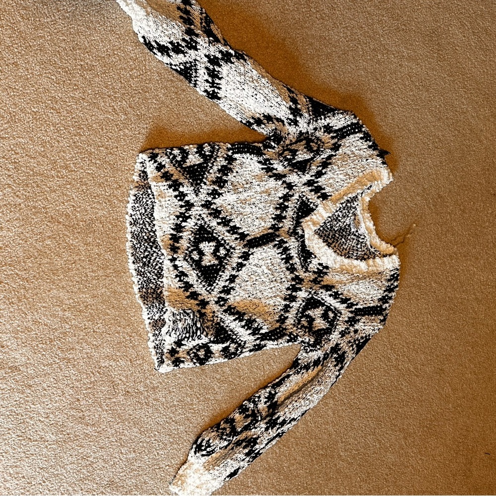 Rue21 Black and White V-Neck Sweater